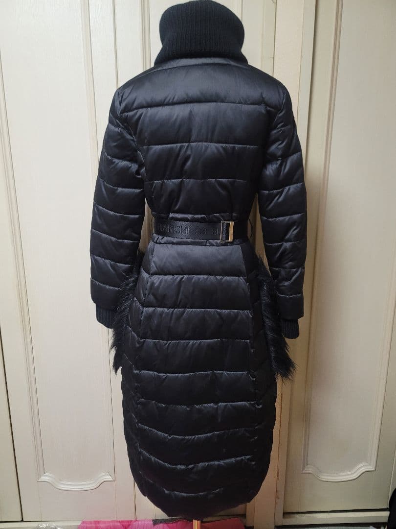 ELISABETTA FRANCHI エリザベッタフランキ 黒ダウンコート