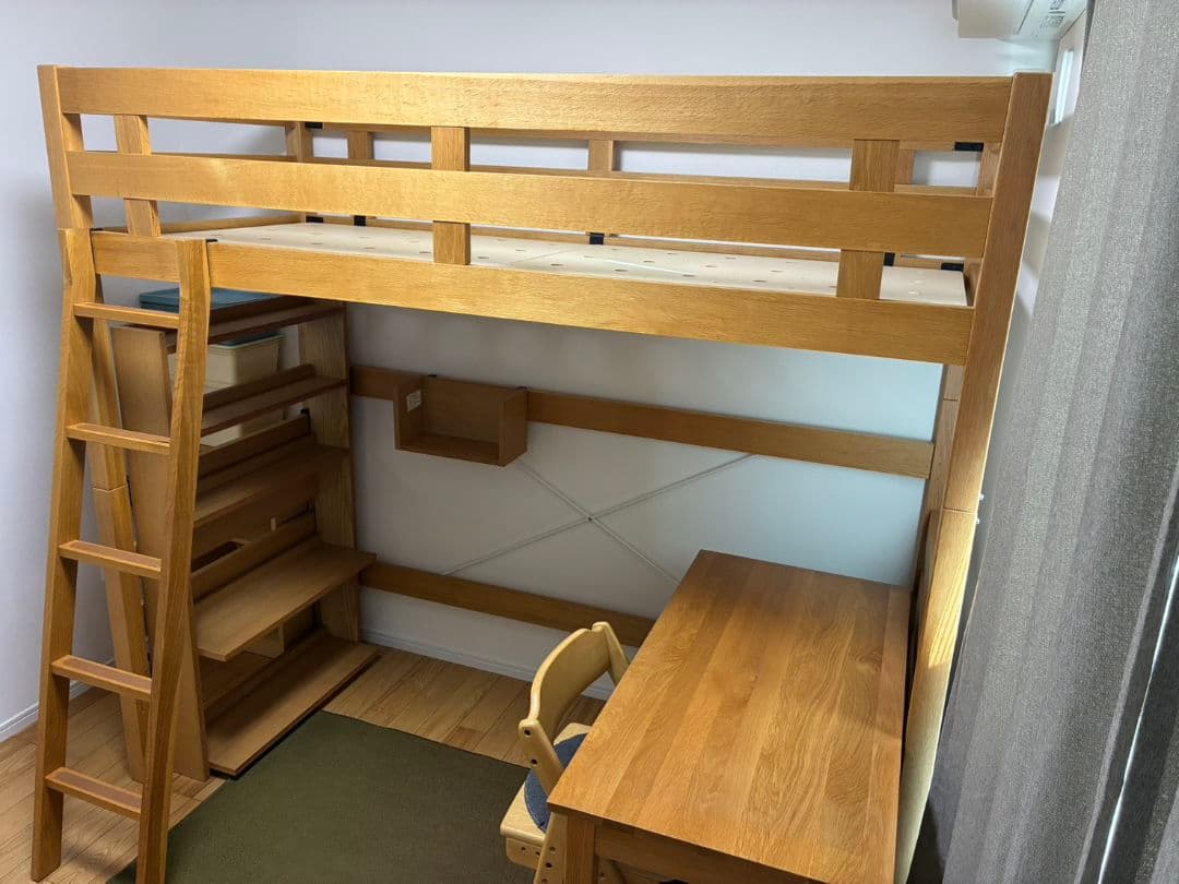 木製ロフトベッド