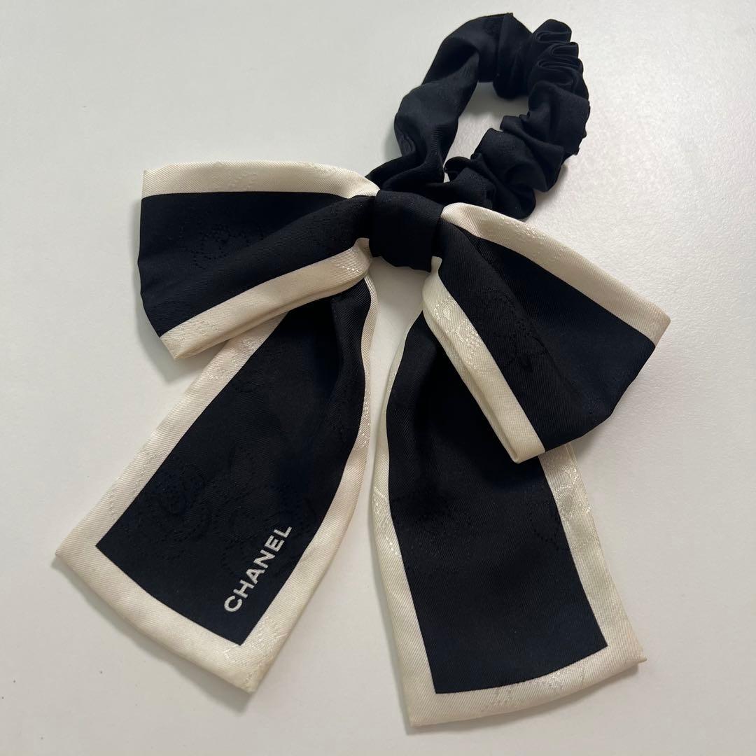 CHANEL リボン付きヘアゴム ブラック・ホワイト