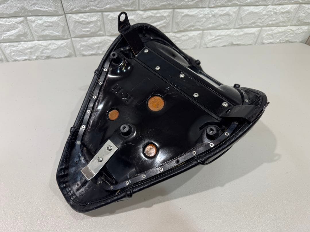 ソフテイル　K&H　タックロール　シート　FLST