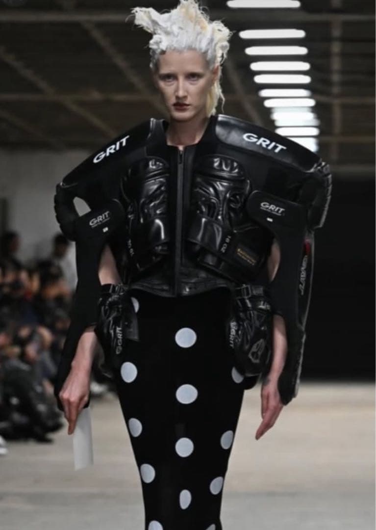 GRIT 本革　ブラック パンチングミット 新品