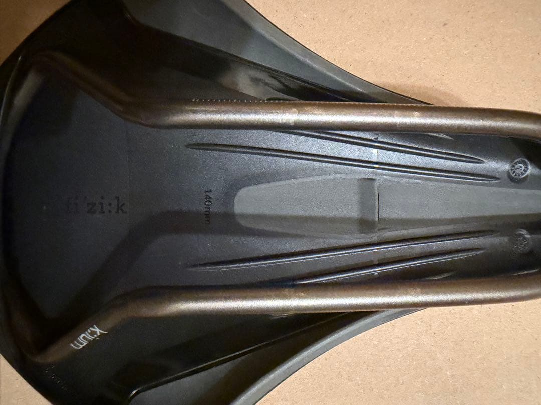 Fizik フィジーク TERRA ARGO X3 サドル 140mm kium