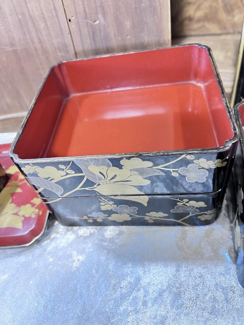 金銀蒔絵　野弁当箱　椿　梅紋 漆器 重箱セット 金箔花模様