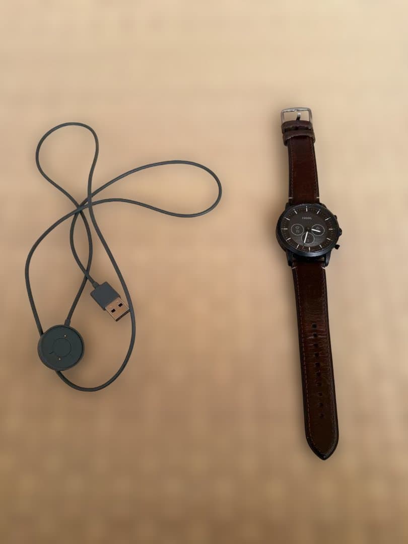 FOSSIL DW8F1 スマートウォッチ ブラック　ベルトはダークブラウン