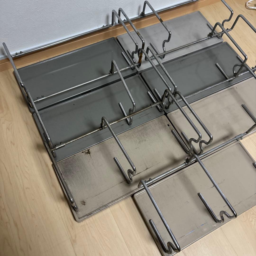 昭和レトロ PLUS プラス 金属　アイアン ブックスタンド 本棚　ラック