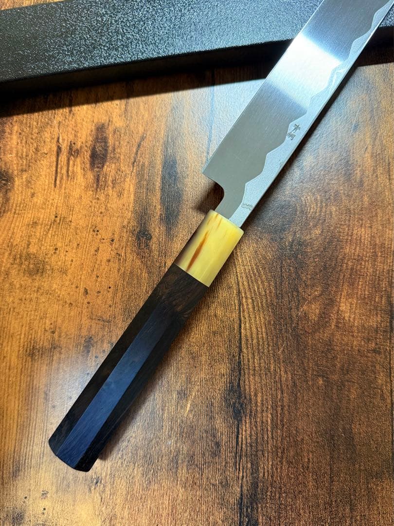 森本光一作　刺身 先丸　青ニ鋼 墨流し　尺二寸　黒檀八角白水牛柄