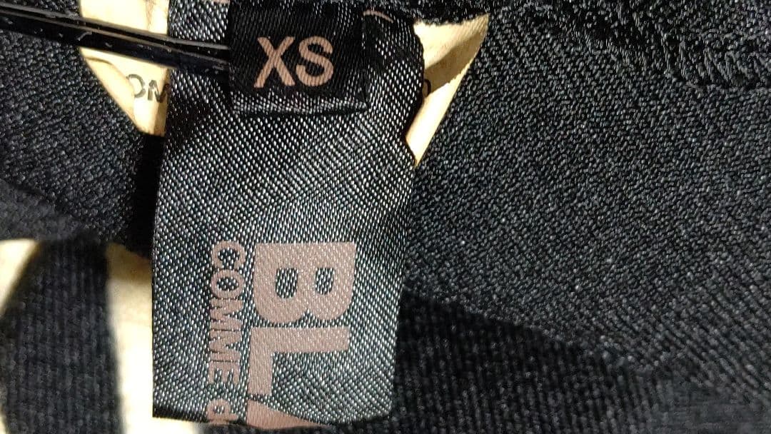 BLACK COMME des GARCONS ポリ縮絨スカート≪XS≫