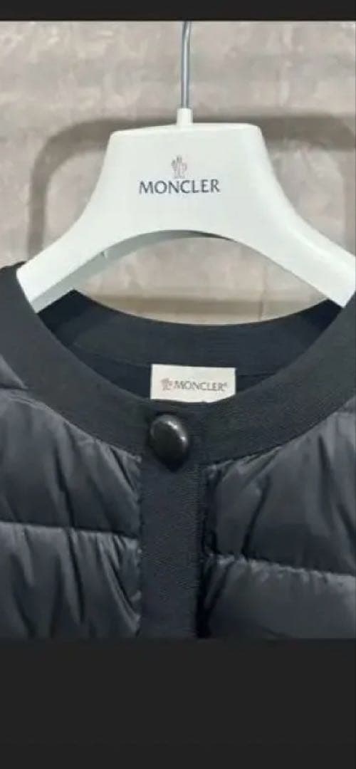 本日最終お値下げMONCLER ブラック ショート丈異素材ダウンジャケット