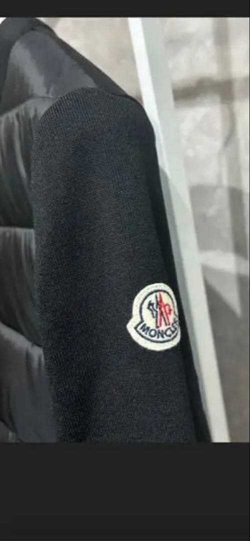 本日最終お値下げMONCLER ブラック ショート丈異素材ダウンジャケット