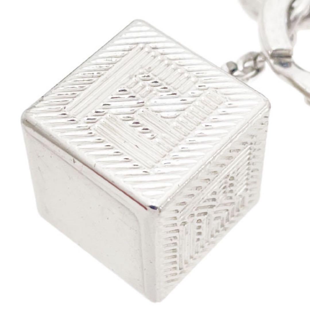 美品 フェンディ キーホルダー キューブ シルバー 箱付 16002