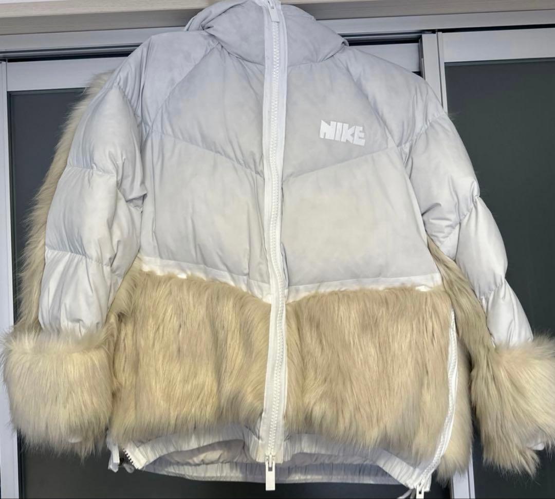 2/14削除【人気コラボ】ナイキ sacai ホワイト ダウンジャケット ファー