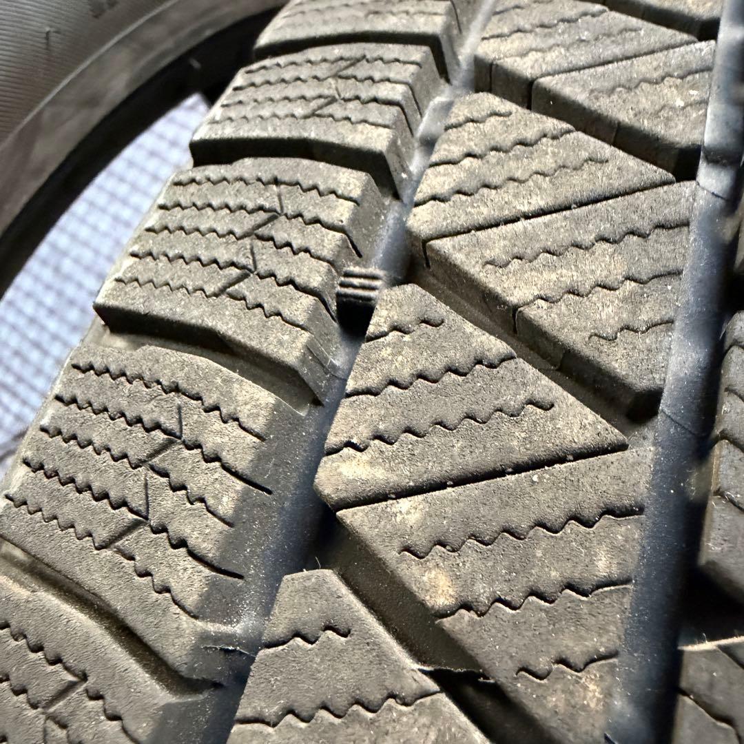 ブリヂストン VRX3 スタッドレスタイヤ 225/45R18