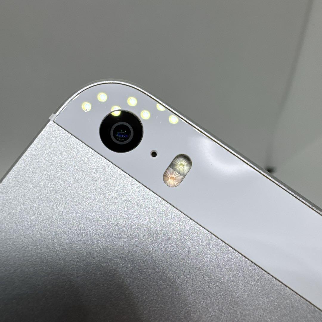 iPhoneSE SE 128GB SIMフリー 灰 シルバー 本体