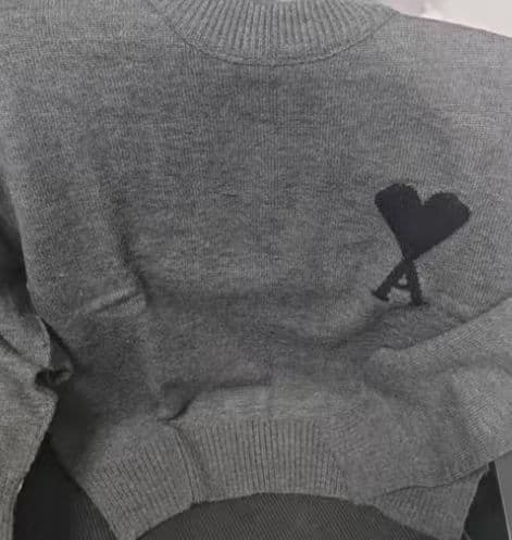 AMI PARIS グレー ハート刺繍 セーター 男女兼用