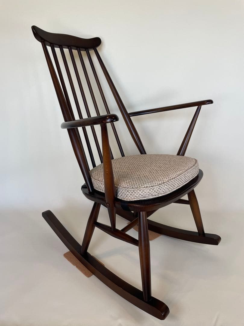 送料込み　状態良好　アーコール　ゴールドスミス　アンティーク　ロッキングチェア