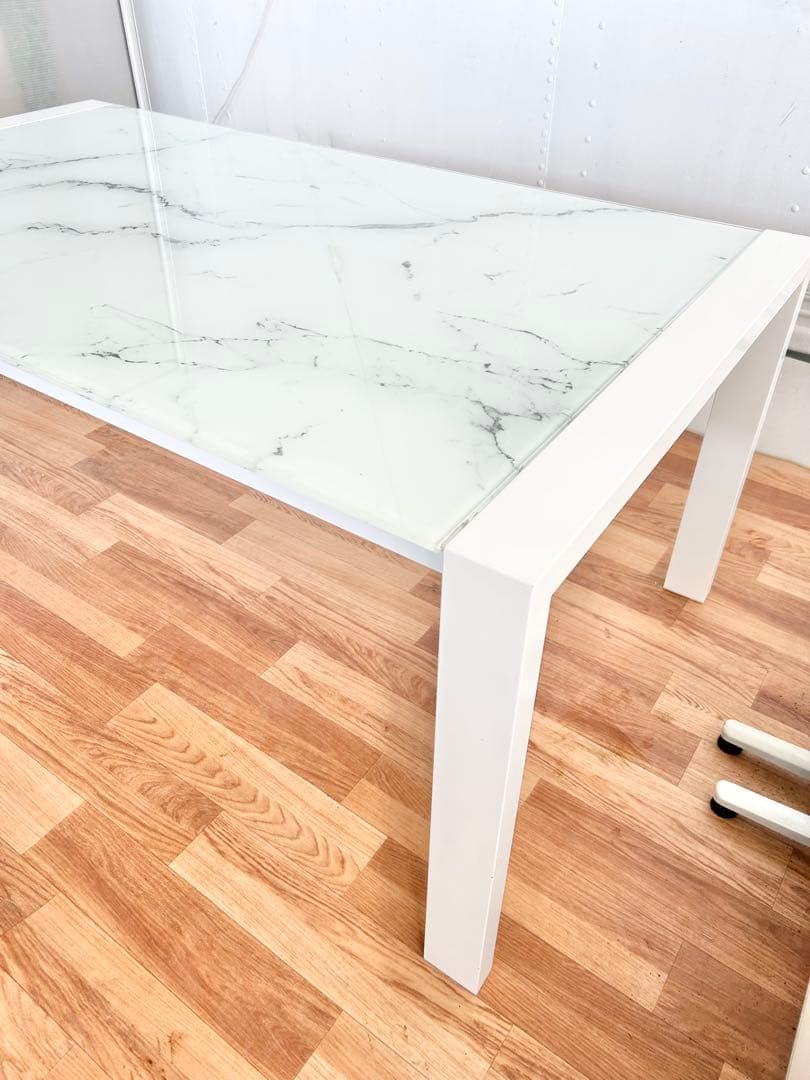 674 ニトリ エスペルト 伸長式 ダイニングテーブル　ガラス ホワイト 白　a