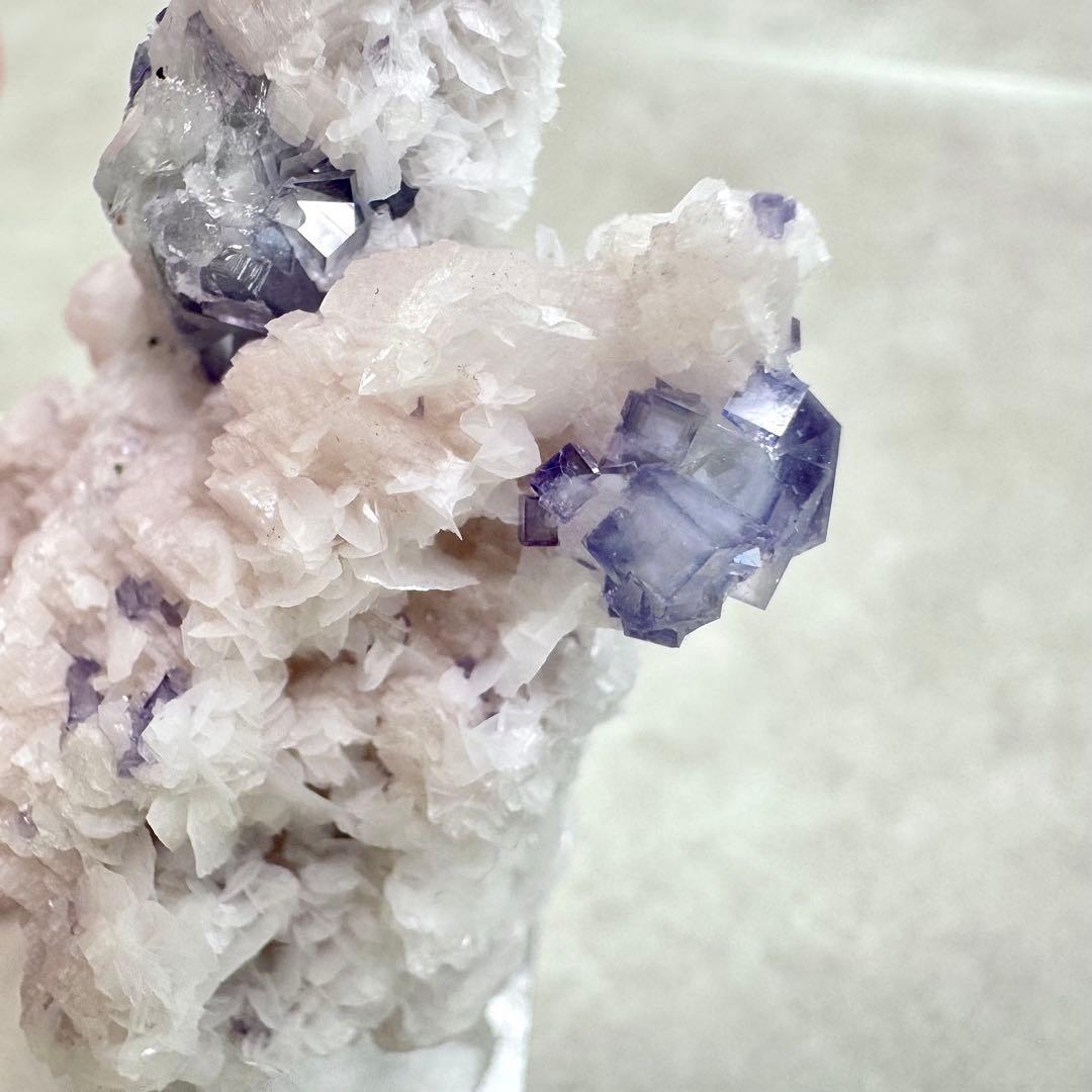 【D194】ポーセリンフローライト Aタイプ ヤオガンシャン 原石 鉱物 標本