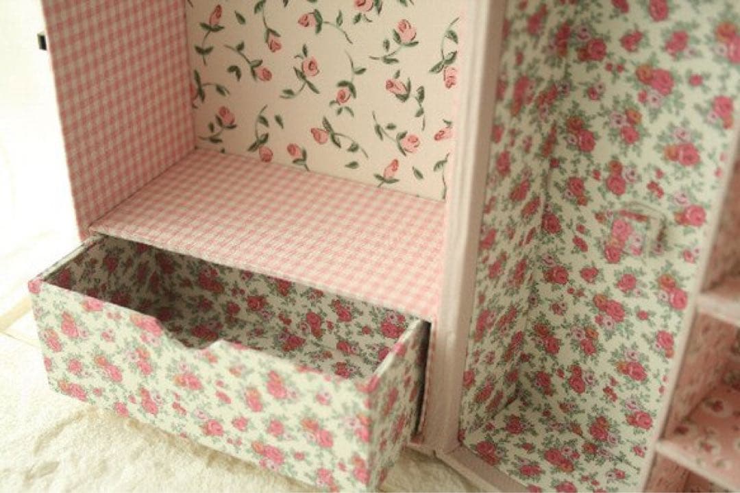 リバティ生地使用　ドールクローゼット