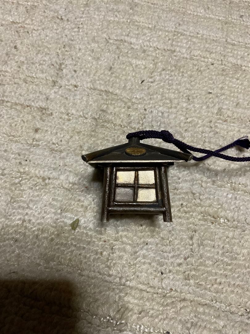 銀製／灯籠　（銀製ですが、製作は不明？）ボンボニエール　蓋が開きます。【銀製】