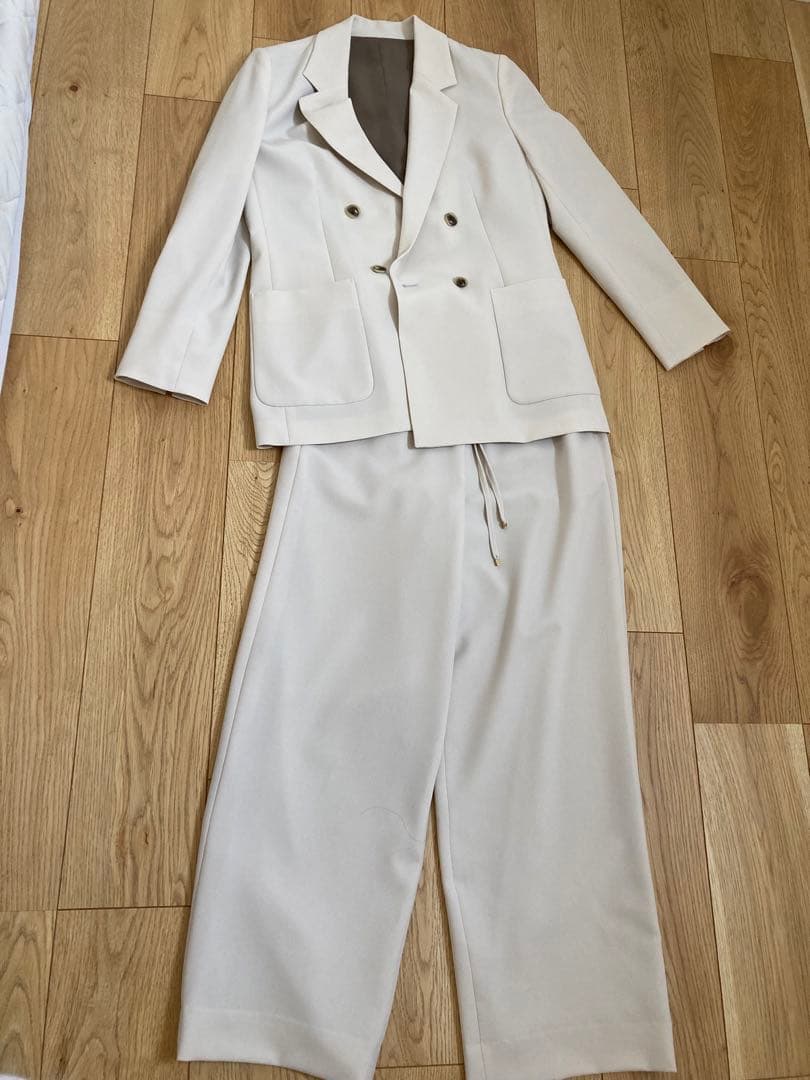 AOKI スーツ セットアップ ダブルジャケット9号　クロップドパンツ7号