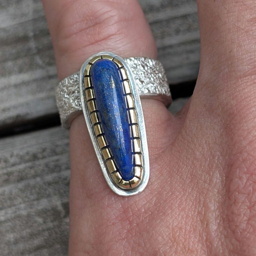 ハンドメイドのラピスラズリリング　インディアンジュエリー風　オールハンドメイド！