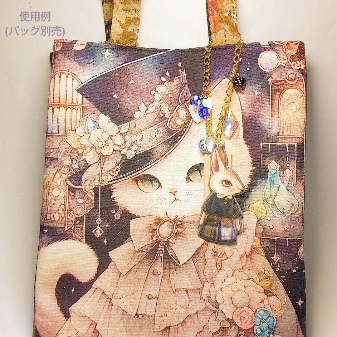 SOLD◆ハンドメイド バッグチャーム うさぎ ガラス 革タグ ビーズ