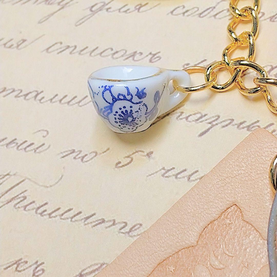 SOLD◆ハンドメイド バッグチャーム うさぎ ガラス 革タグ ビーズ