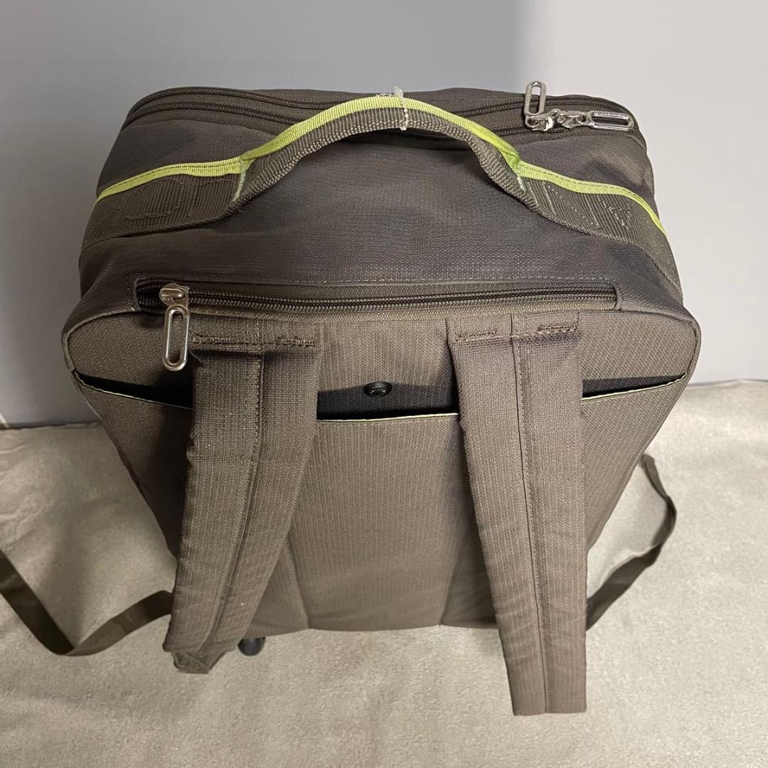 マンダリナダック 3WAYキャリーリュック 機内持ち込み PC収納 大容量