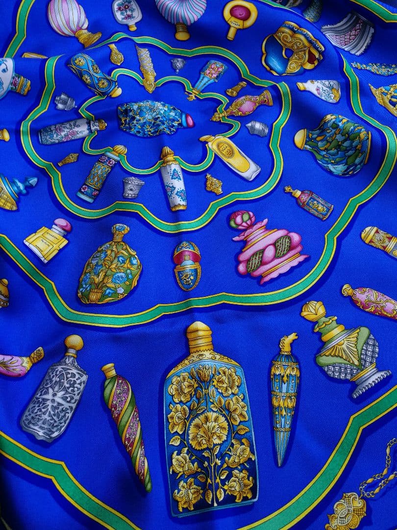 エルメス　HERMES　スカーフ　カレ90　香水瓶