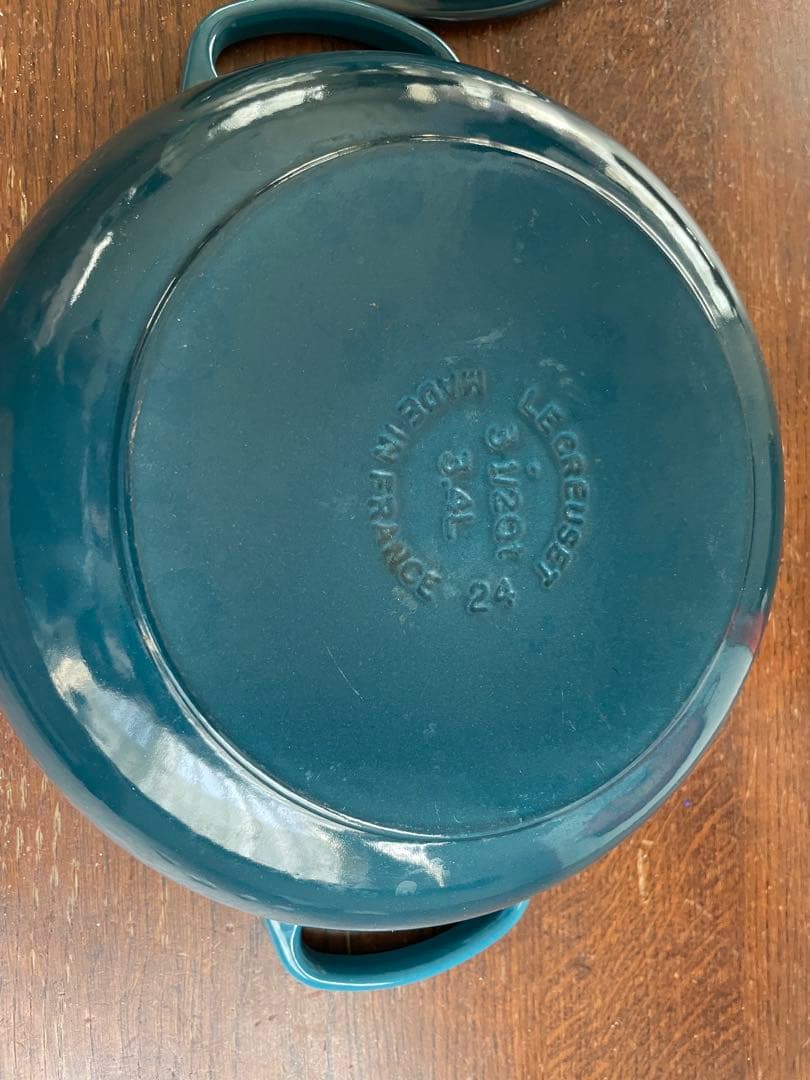 ル・クルーゼ　24 ディープティールブルー　シグニチャー ココット・ロンド