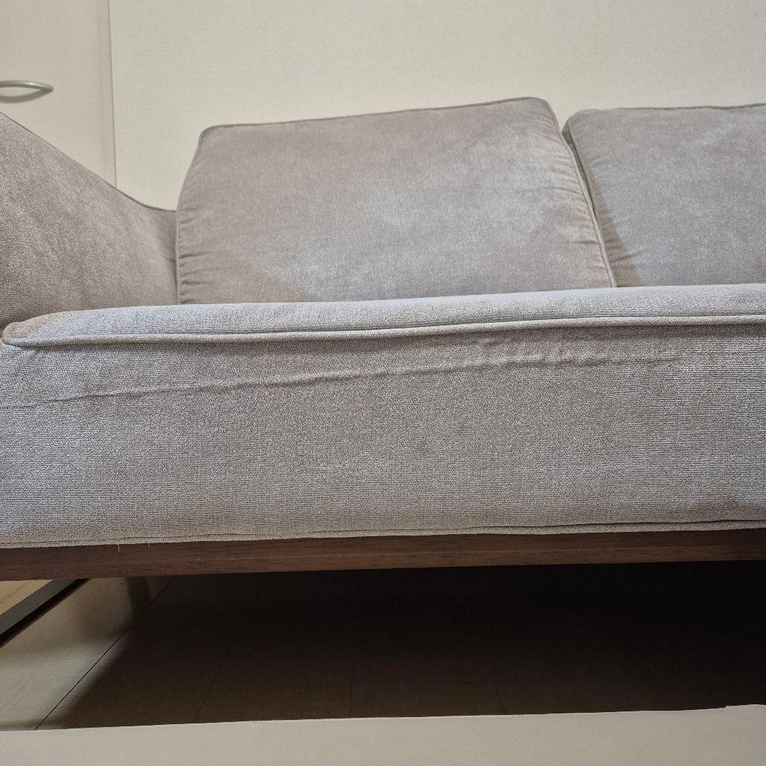 【大阪 引き取りのみ】4人掛け カウチソファ クッション付き