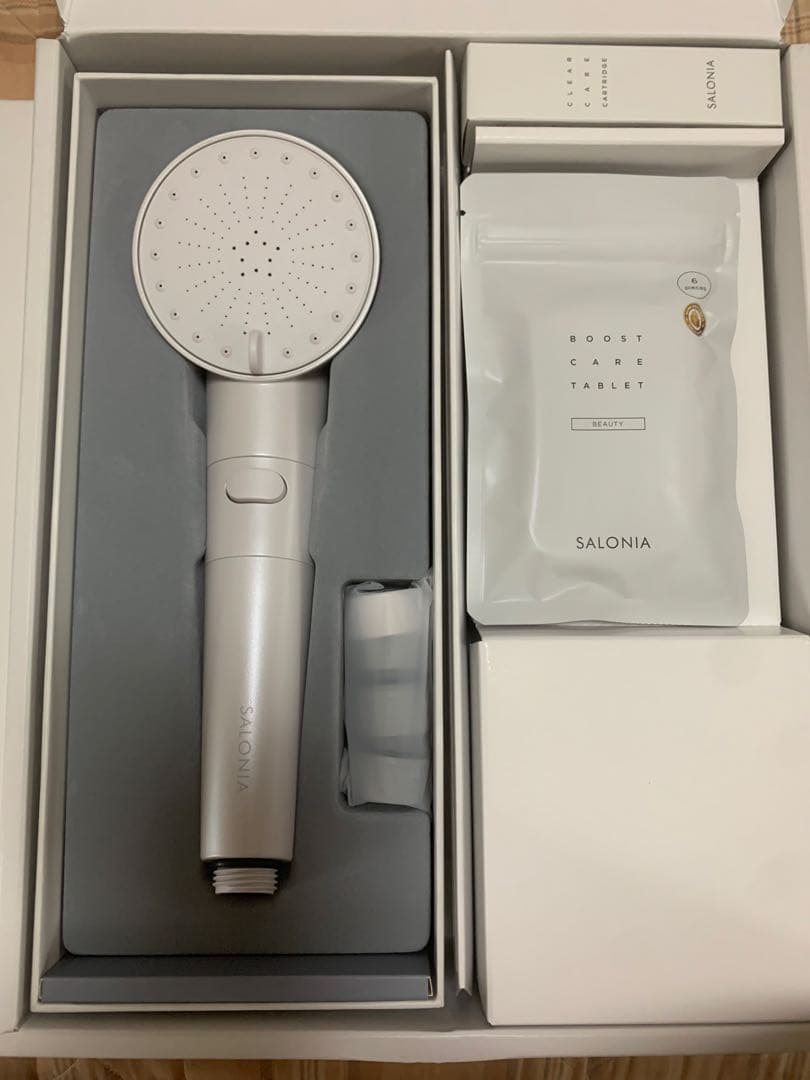 【新品未使用】サロニア　シャワーヘッド ファインバブルクリア ホワイト