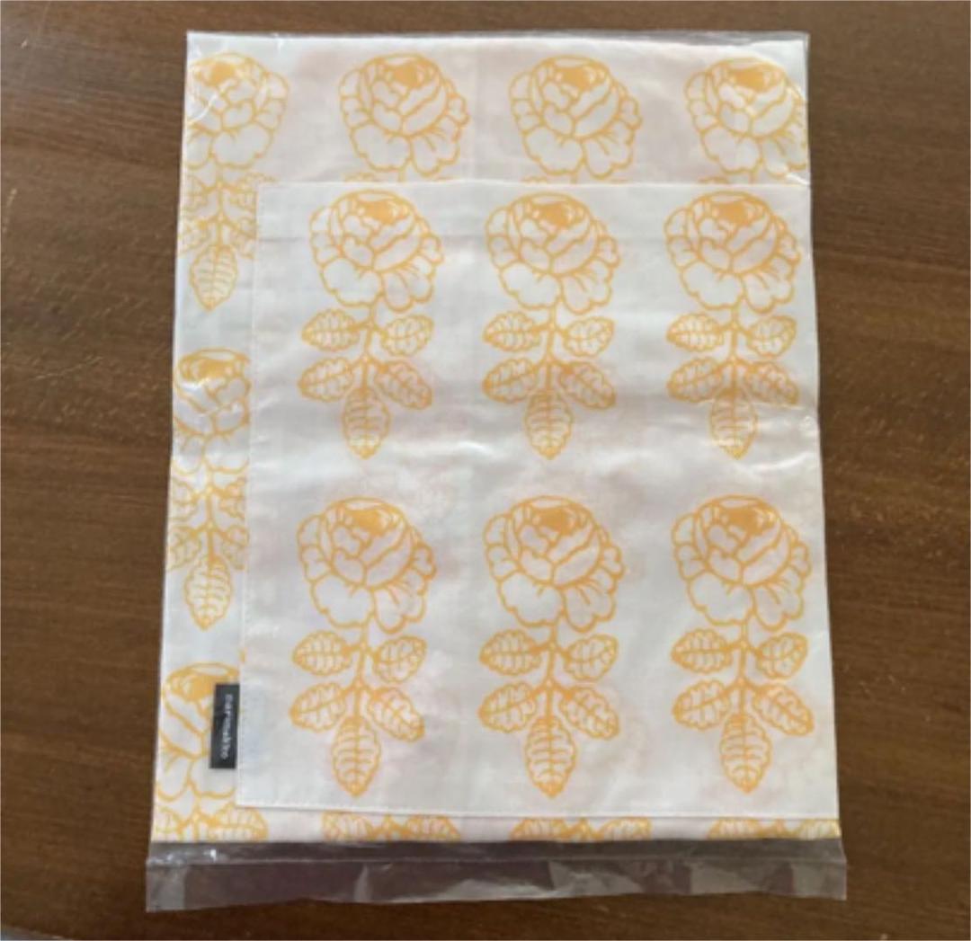 マリメッコ ヴィヒキルース　エプロン、ミトンセット