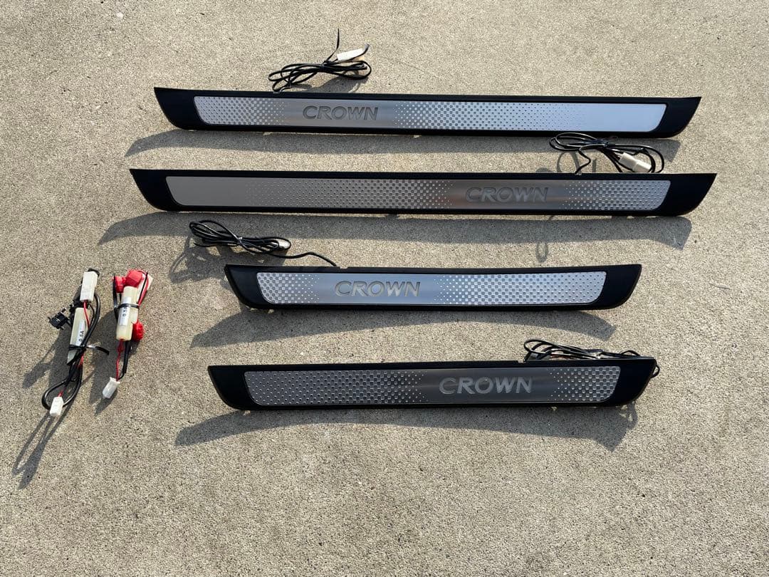 ゼロクラウン 純正OP スカッフイルミネーション 光る スカッフプレート