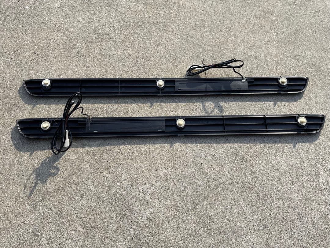 ゼロクラウン 純正OP スカッフイルミネーション 光る スカッフプレート