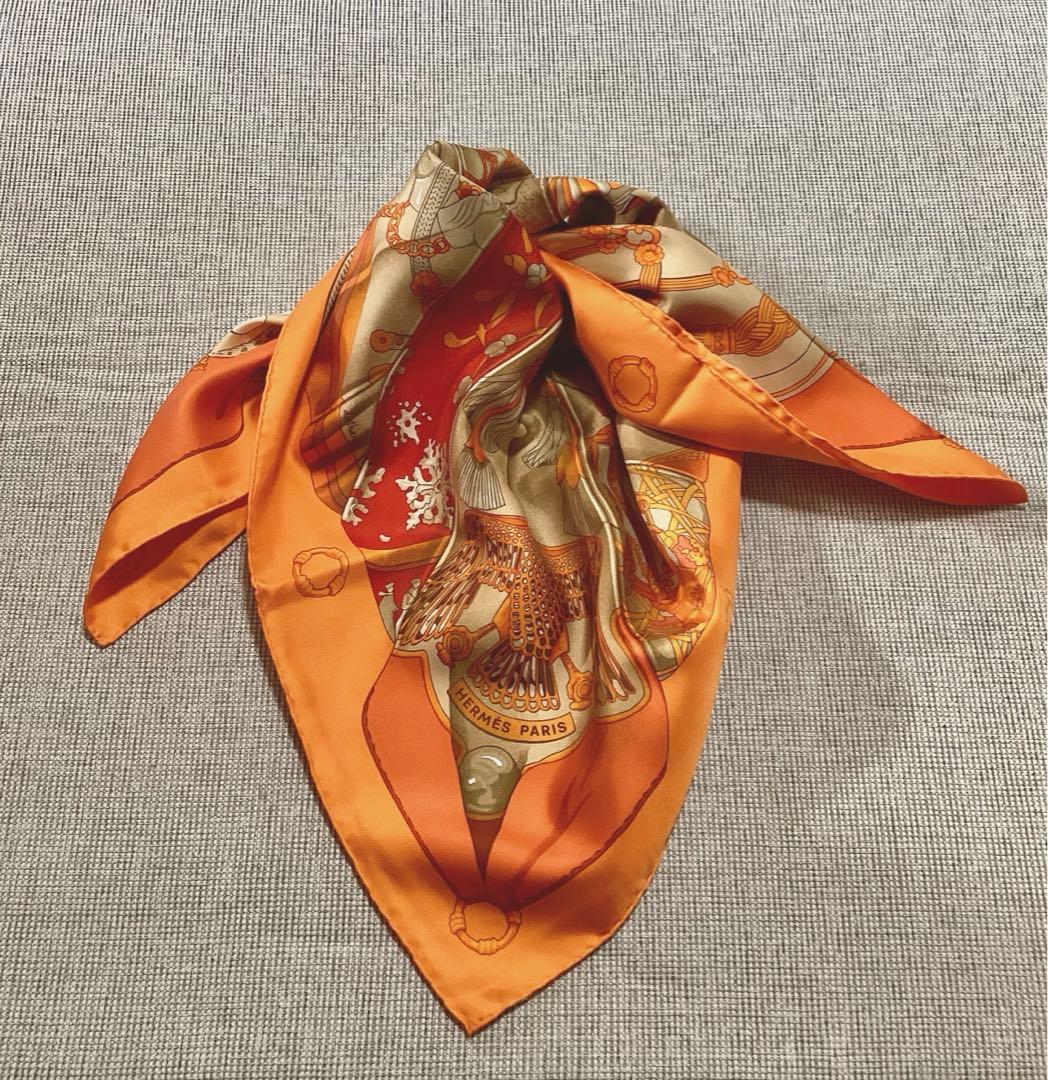 エルメス スカーフ カレ90 Soleil de soie オレンジ 貴重 ￼