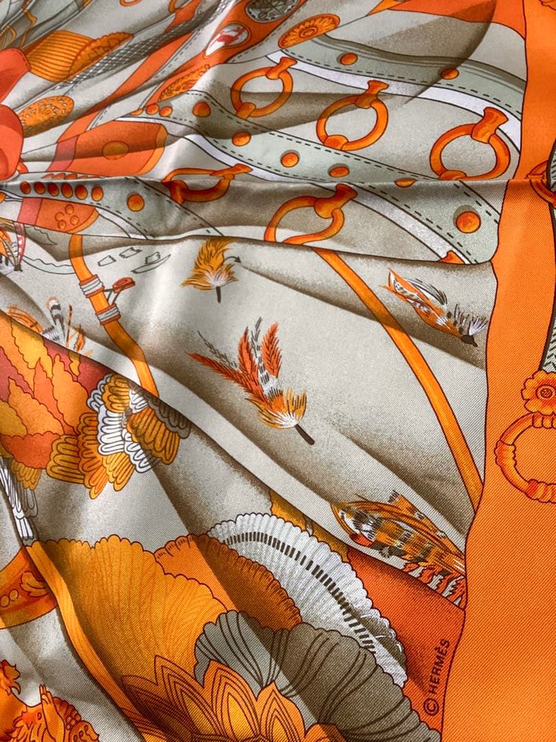 エルメス スカーフ カレ90 Soleil de soie オレンジ 貴重 ￼