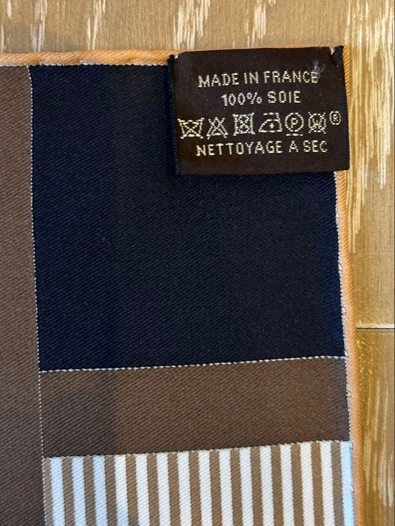 【美品】エルメス　HERMES カレ 70 馬銜・シュミーズ