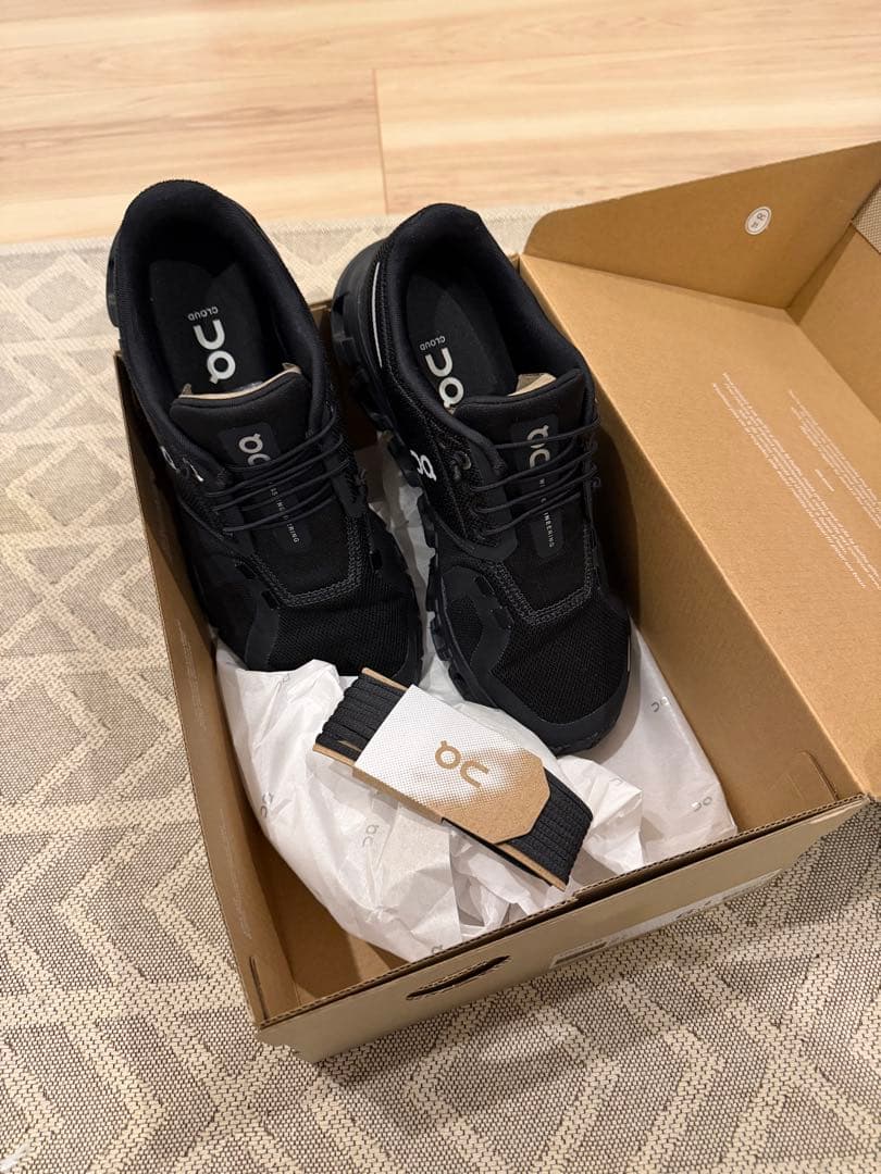 On running Cloud 6ブラック　23cm W6