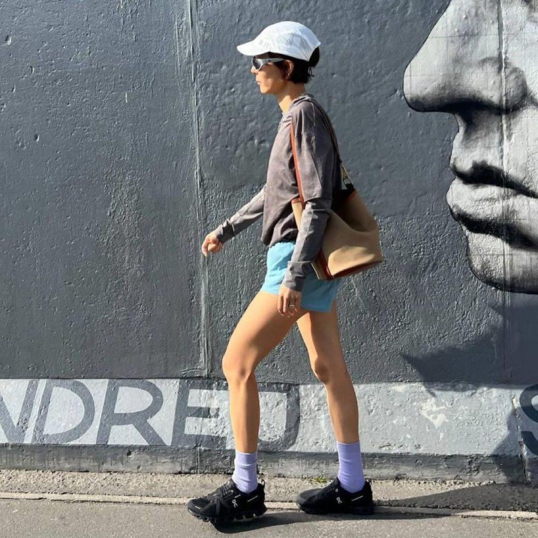 On running Cloud 6ブラック　23cm W6