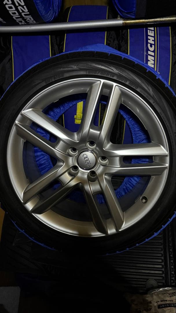 スタッドレスタイヤ 19インチ　アウディ　A6 S6 純正ホイール付き