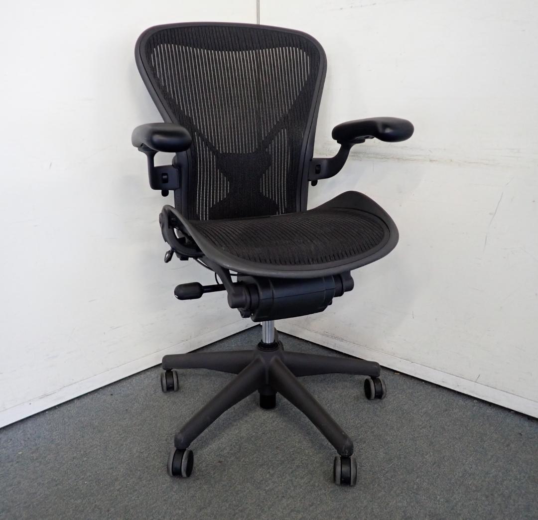 ハーマンミラー アーロンチェア　クラシックフル装備　Bサイズ