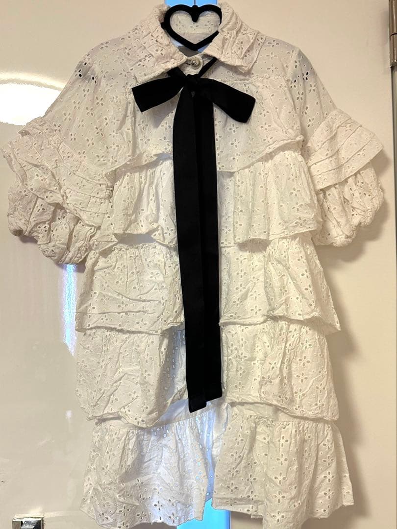 vaqutaux voyargeヴァクトーヴォヤージュ パンチングレースブラウス