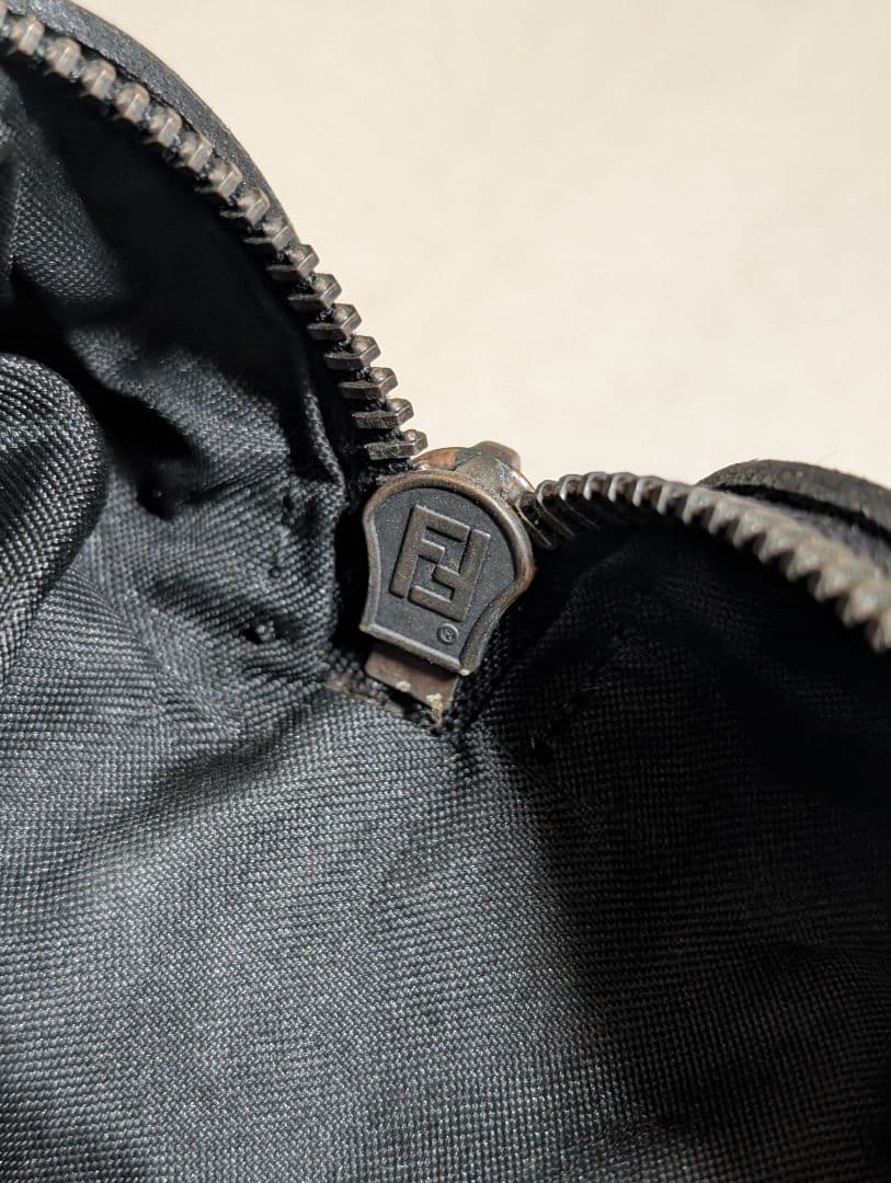 FENDI ズッカ スタッズ付き ミニボストンバッグ 8BL006