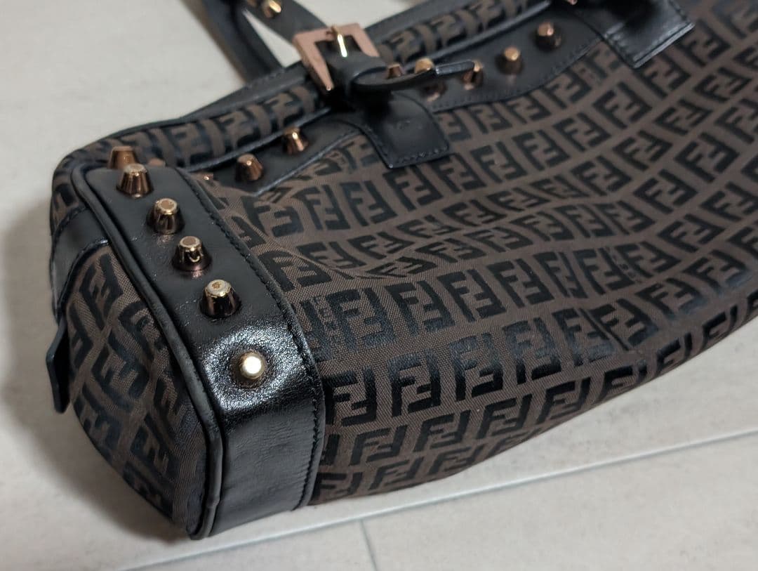 FENDI ズッカ スタッズ付き ミニボストンバッグ 8BL006