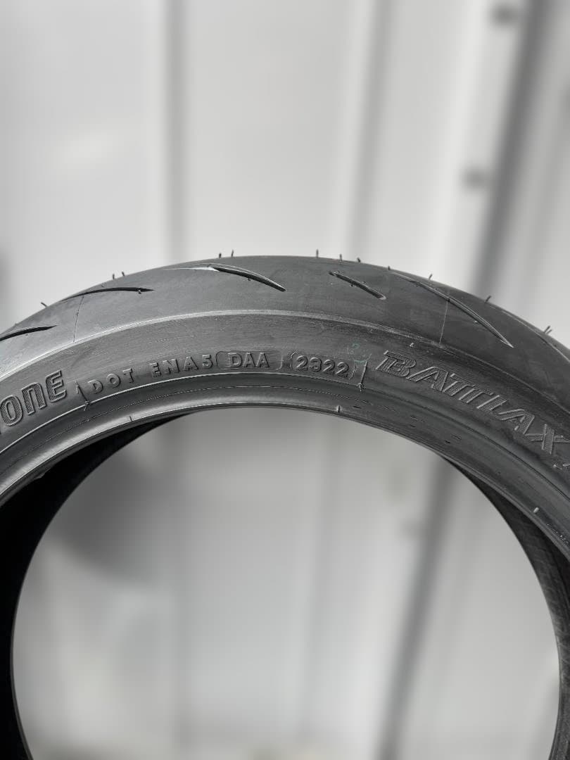 ブリヂストンS22 リア 180/55ZR17