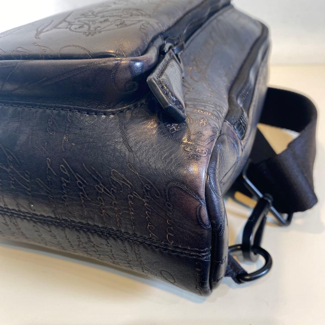 ベルルッティ　紳士用　ボディバッグ　ブラック