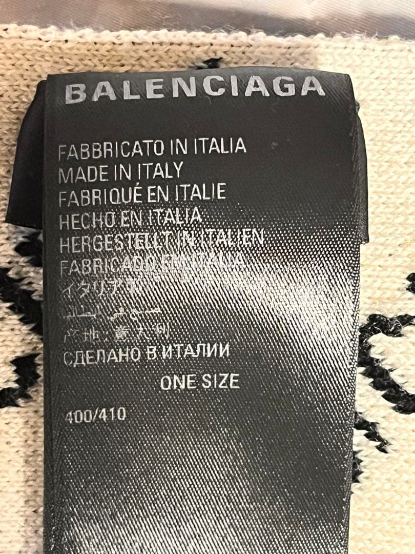 バレンシアガ　マフラー