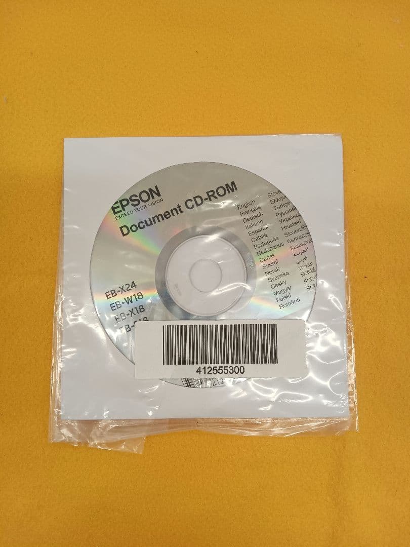 T192 エプソン　EPSON プロジェクター EB-S18 本体