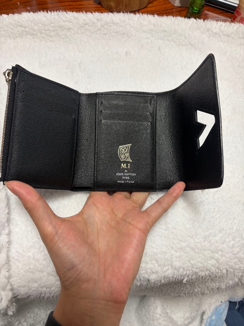 にゃんママページ　LOUIS VUITTON ブラック 三つ折り財布